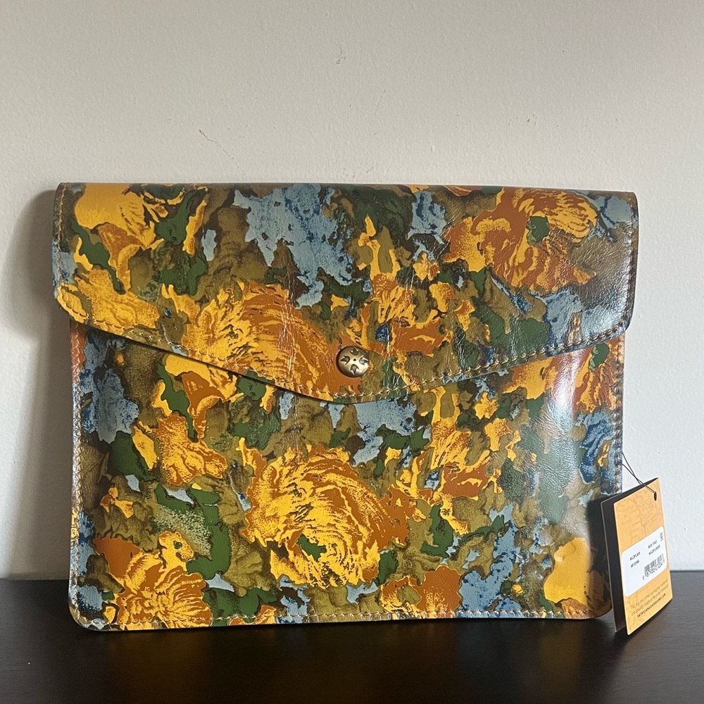 Patricia Nash iPad mini pouch or clutch in Wild Flower print. NWT